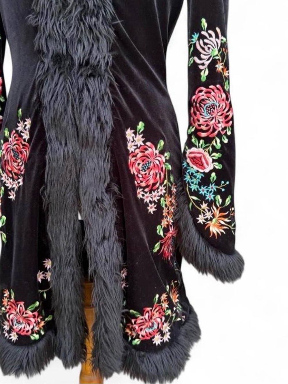 Betsey Johnson 1990s Vintage Black Velvet Duster Jacket - Picture 4 of 7